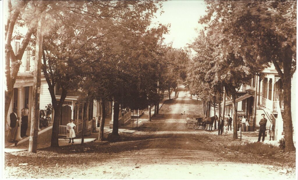 Past Main St